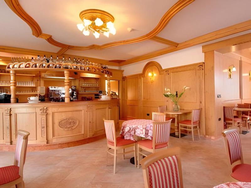 719BB7747AA646EB9ED6A8AB9F378C31