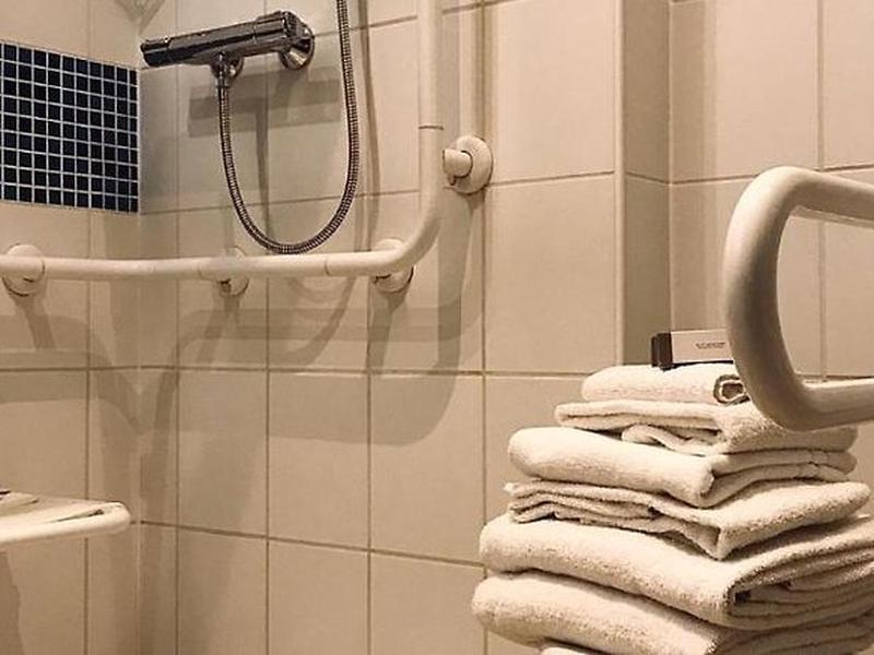 EAC47AA86675EDE3AFDA5CF445275911