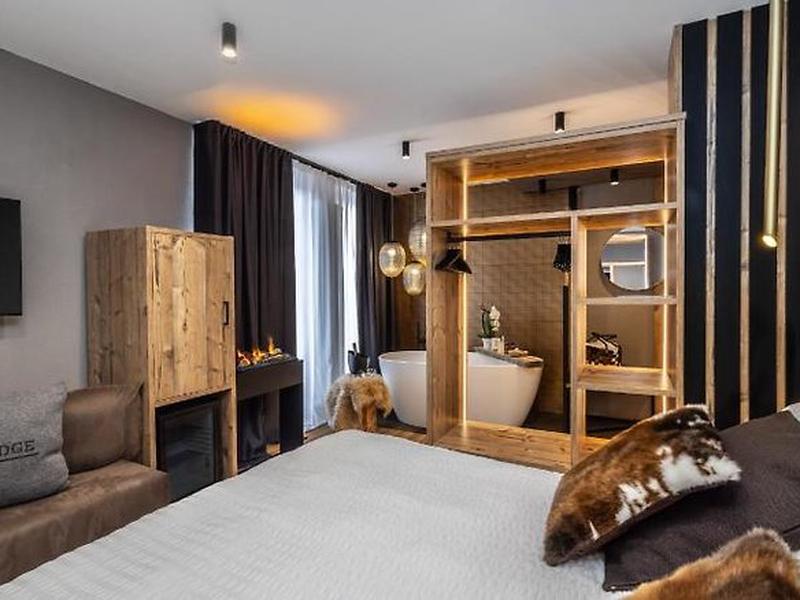 B85A3E041040405BA90CCE4433A29263