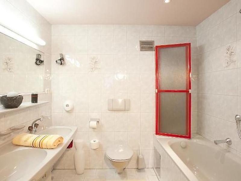 4E1BE69D15DC33FC0C38A9C0E0C12F75