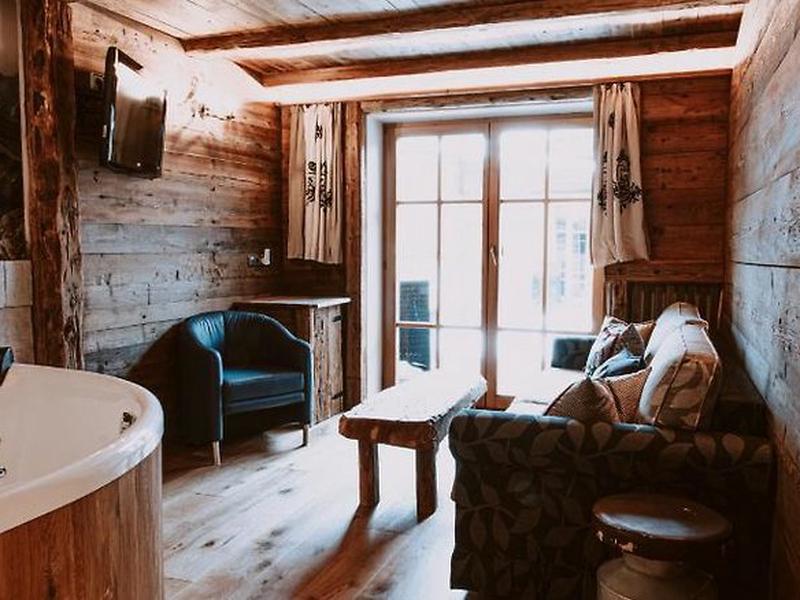 C6AA2A36C01A11B606B5AE6C3994D1DB