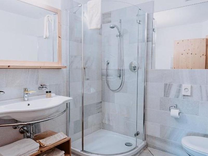 C1D0C1494F0A5F7F2138D45904389793