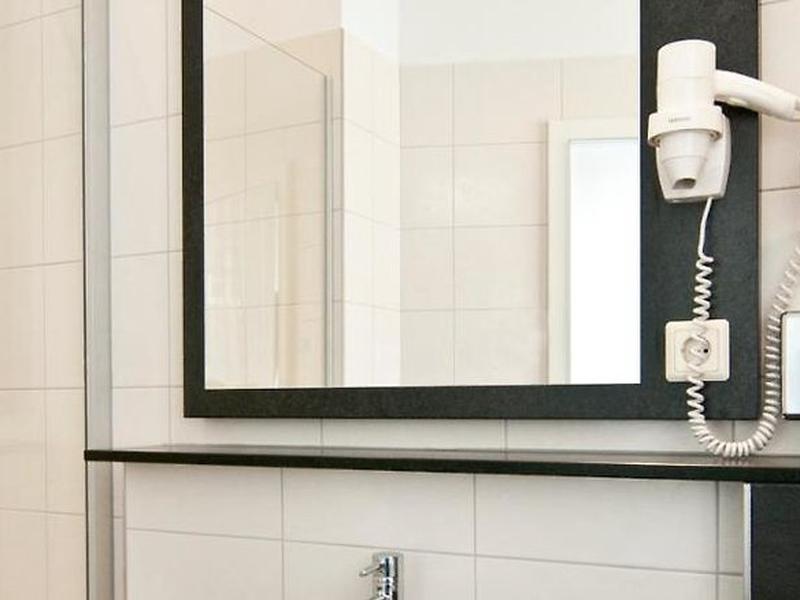 830E12767EAA32103CC3A5F1717FEB1C