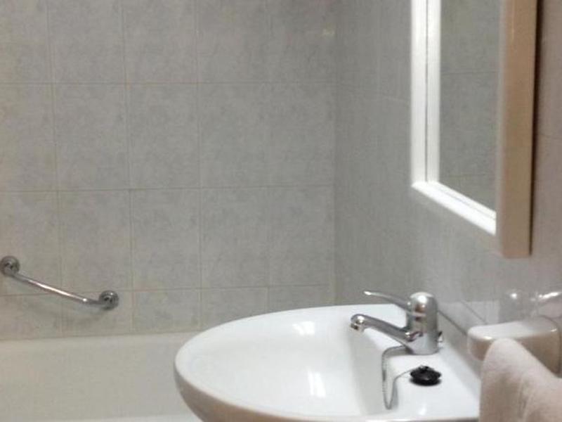 24E758855E239E4F73B81347A826481F