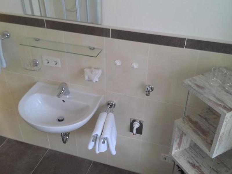 AF4FC4AD78E3D429C9FCDE593EC24A3A