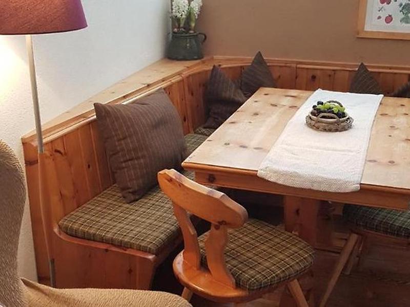 AD6798648082325E68DB8E0F78774E96