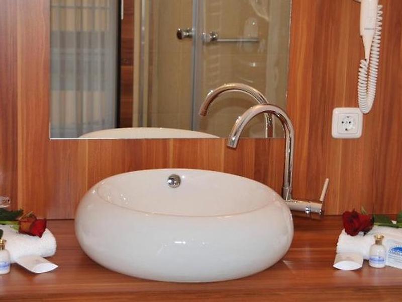 68AB5042E520EF7692CBA725D8BAE9E0