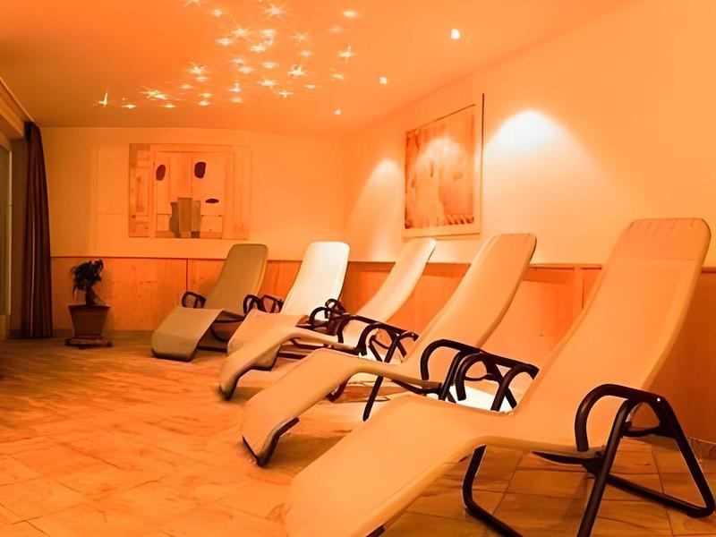 4F25EA80EBE046D993B2F0B9969C8B3A