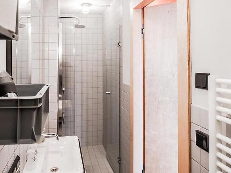 E461E218016E50FF9958918230BCAB17