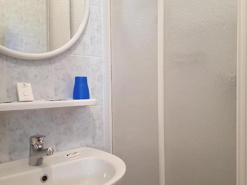 AEC7CFC7299A7B3D27875FFC48A0F4E9