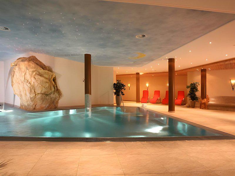 EA349C21F84E236015400D25BA0AA15E