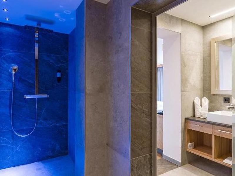 E4C7A5B65C6AFD44DBFE301D3088BA6F