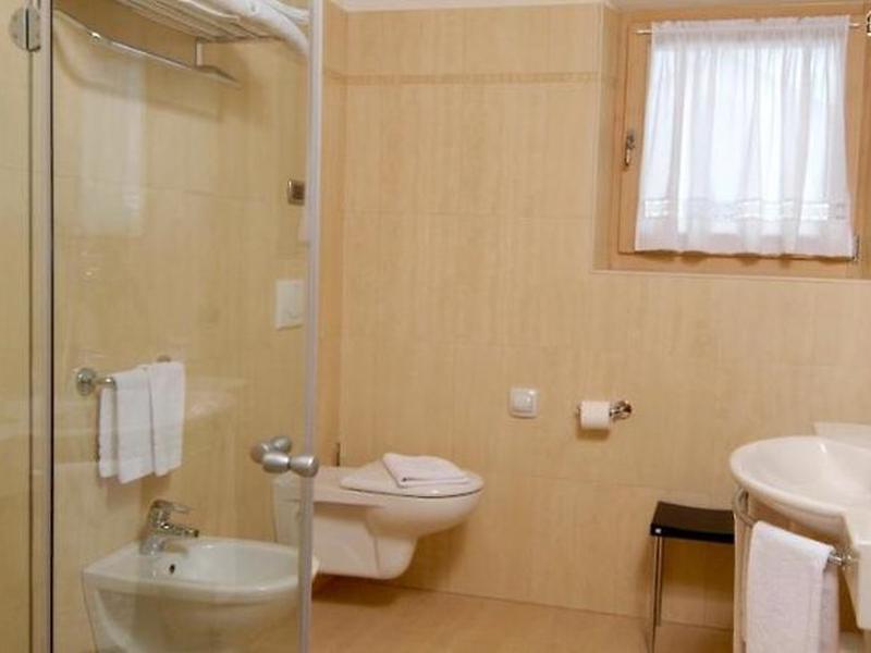 83E79E87AC04EE3243D99ABB5AD9FA9D