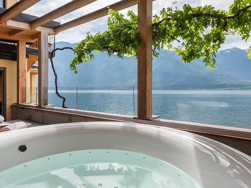 4E24DD8651A7594C34AAD136F4EB0DBD