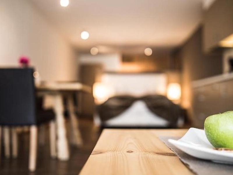 9725D19B3E3E6FE7D52E0B73FCC1B955