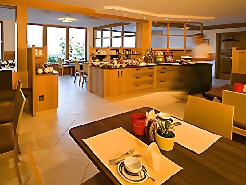 92DB02256F53D810FB77666B908A92FA