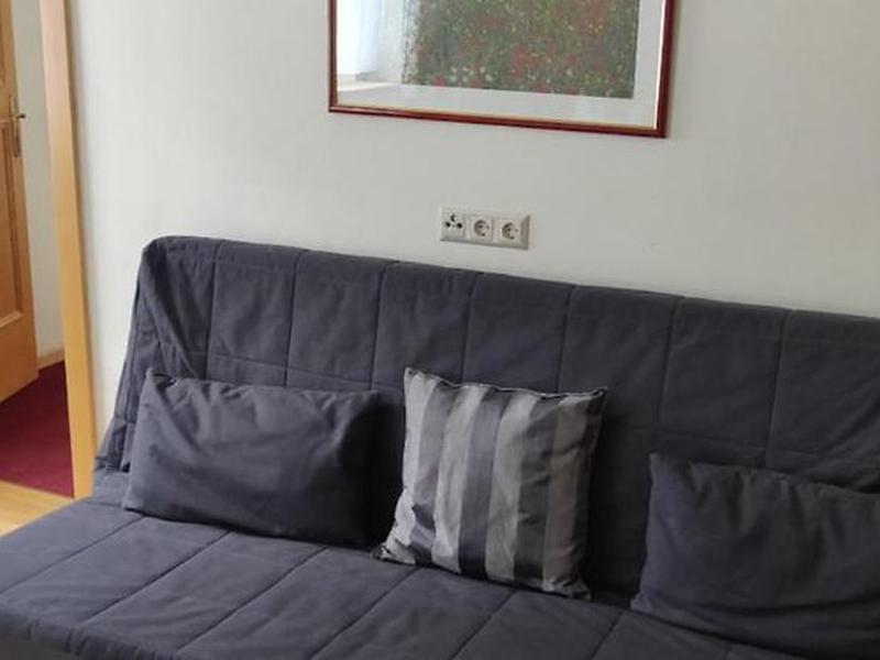 7CA73339D54E02C10A19A9AF866ED75B