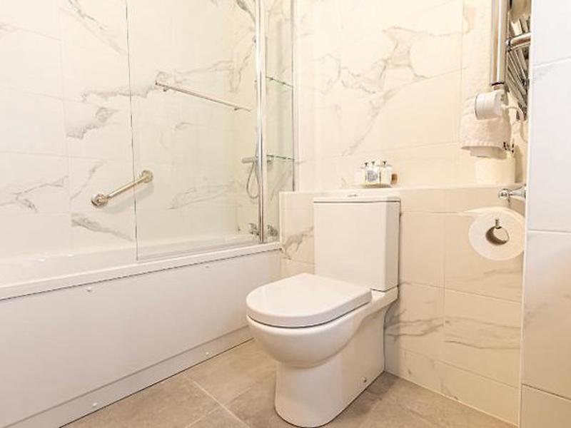 22A44D9759A6BB5891B7CD0A8BC0600F