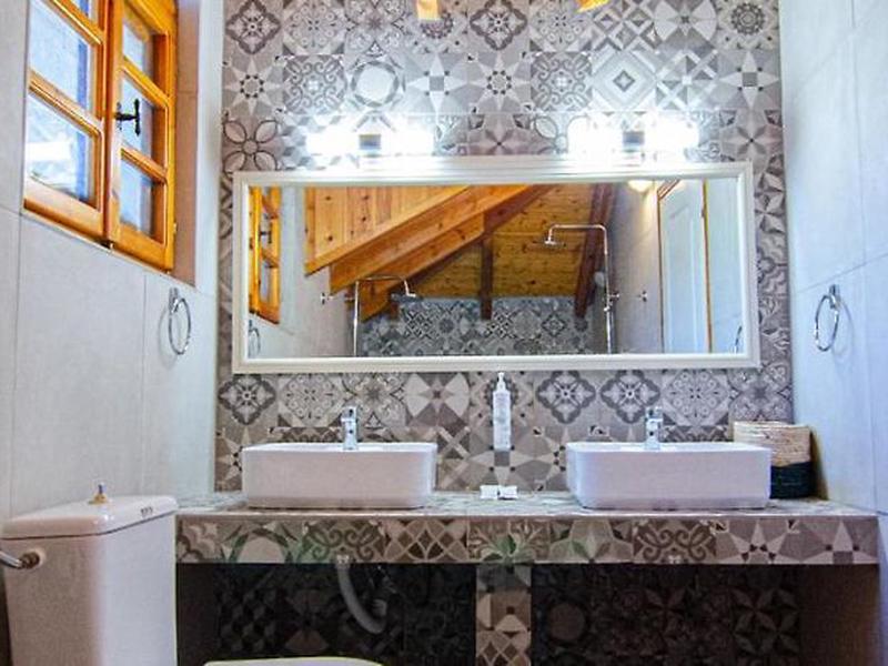 A9E8FDF76451A93A32A6728186AB4F41