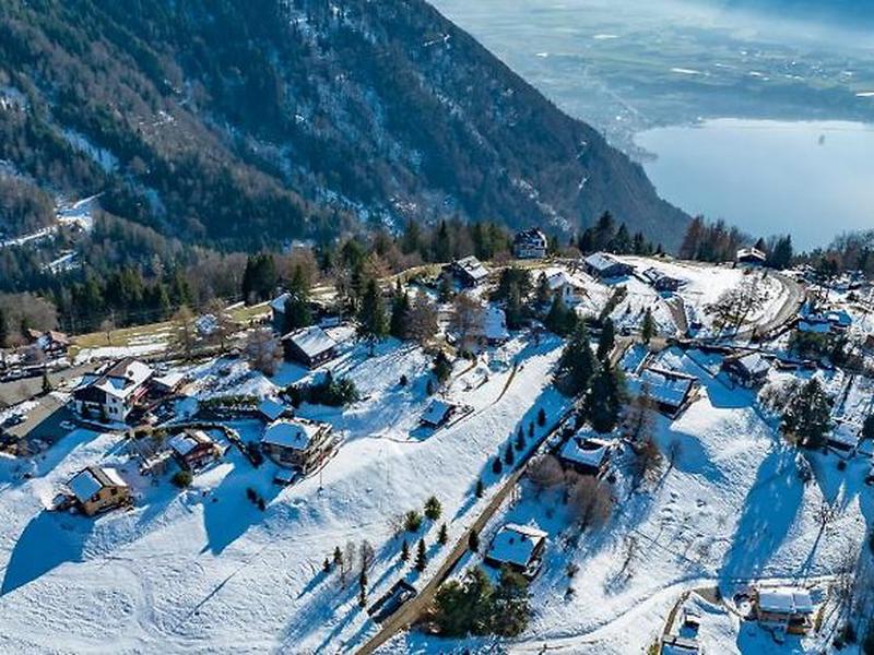 51FA6AAEB23F21B2B4424BAD0BF15CB1