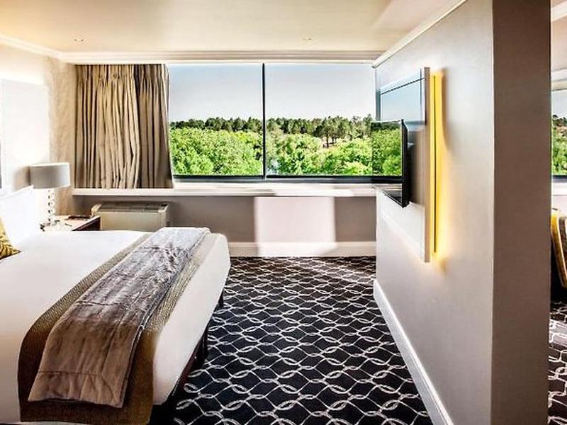 EC12505BA3040470FEA060A1692E5D98