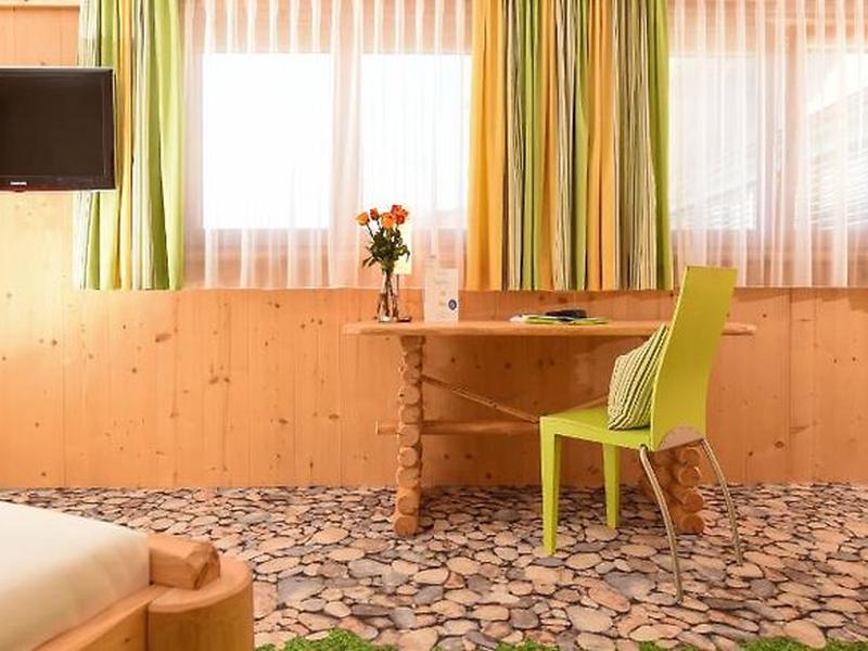 64E60B4ABDA5F83D484C32AFC564EEFF