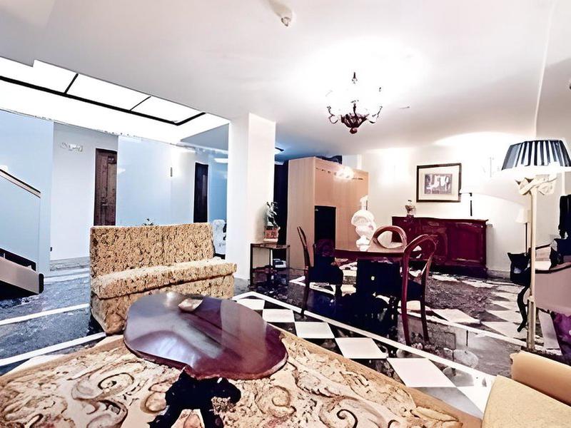 0EDA6C1E6F2C44D0F784007D94413425