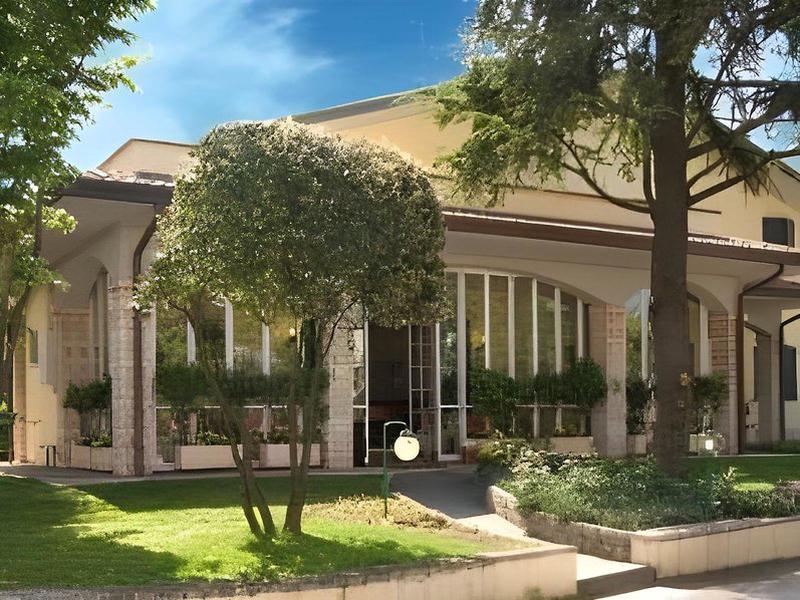 C2372DDB9E79121B77C1776AC981BA0A