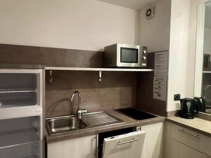 85B716A13338F158129B5D9B80FED21F