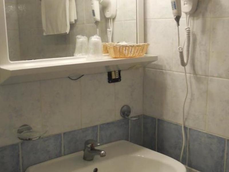 03EA0F2E0A4E4B79FE3DCF0F63916C9D