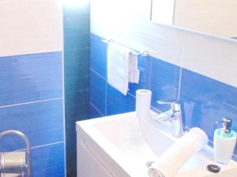 8712ECB05285D493DB7A78D9F83DBAE8