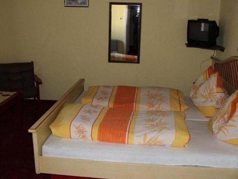 CB837468AEB55159F70AF5EF8EFC4679