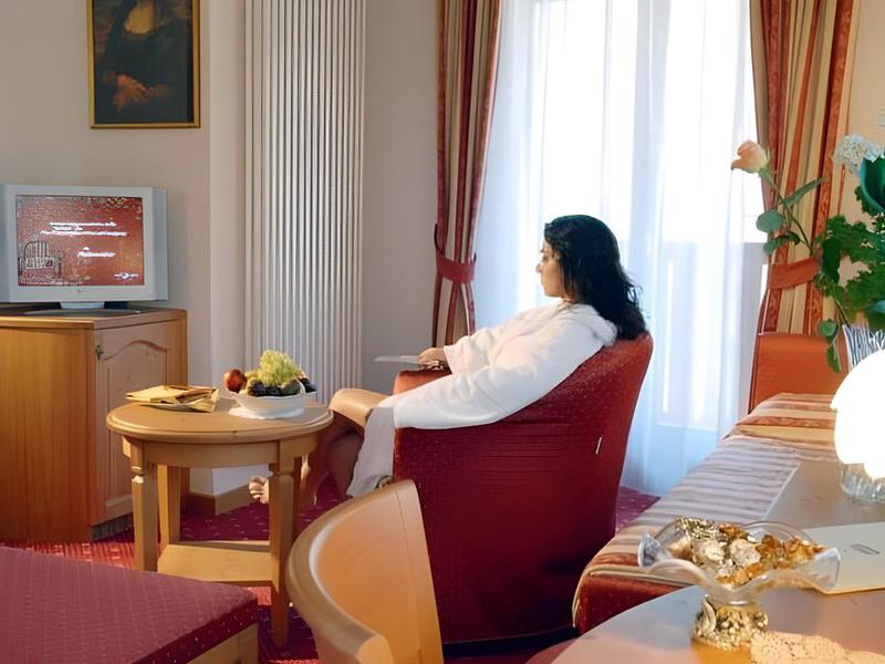 3AB577E6857C4A073BF5F2694396B893