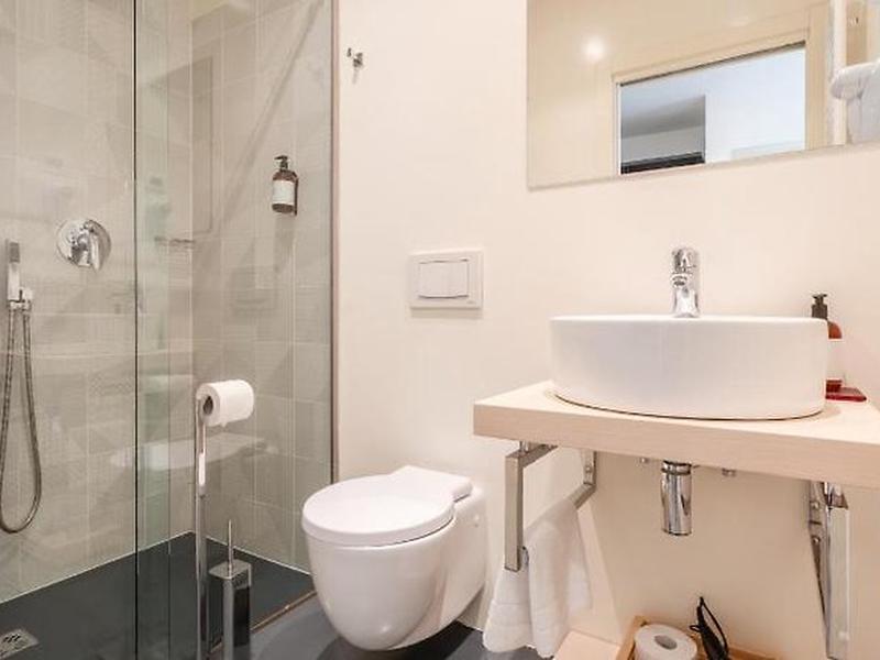 B32876DF424B87BEB1375E3ABEAE2E10