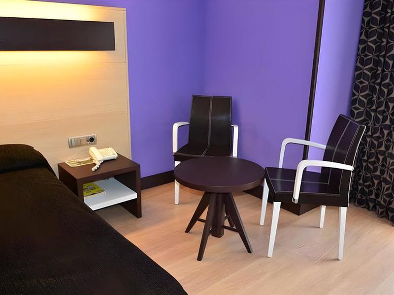 1DF4AA77E7438BE0E5066CA2F275324D