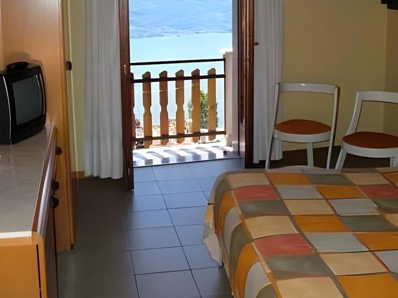 B8357155F615055EDF2735E74581D6D1