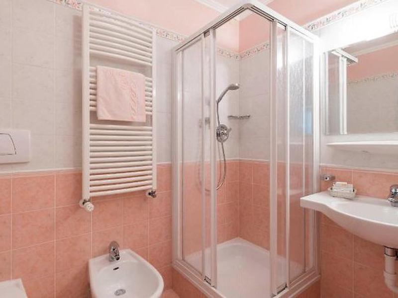 700EC145C536B9074EF9D3AE9D76213F