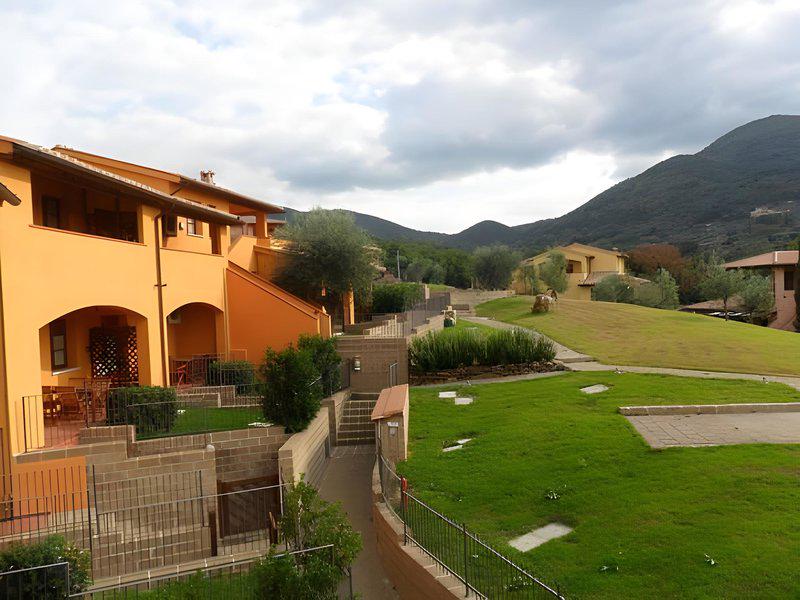 E4F9240520A04F5F0339C042EF332E89