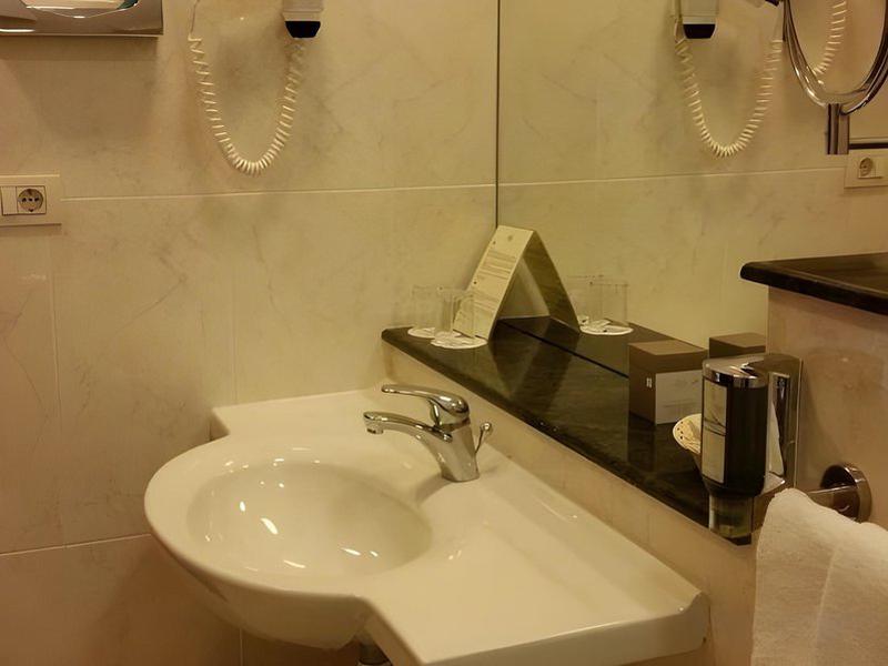 F6B5AF97C88CF5610DE53C1344CA3EE2