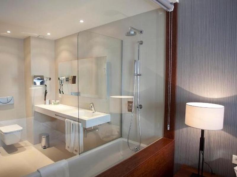 AEA11D706C26EB5E9F3EA6F45FEC3B40