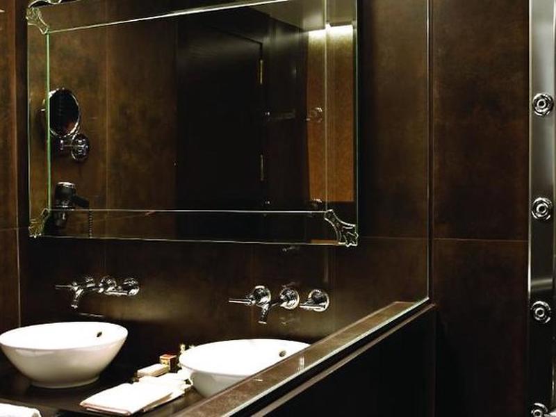 7670F1886319984CC86CF9ACA2E288C6