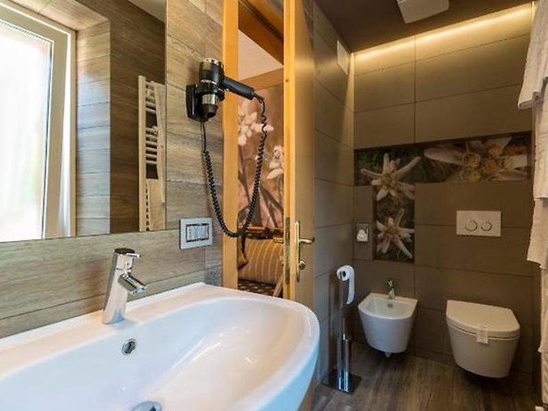 B9C0D781C2E3282C4E62DBB1B77CA3DF