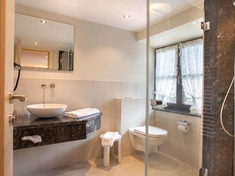 65D60BFCDE7E6F4CE82821AA35FF30EB