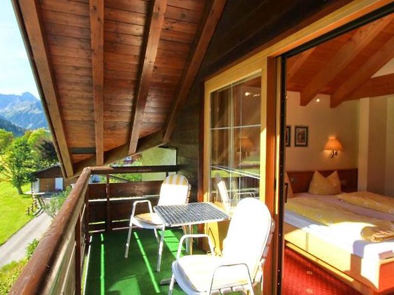 ACEBEDCEBB922D3898F339E41F78217A