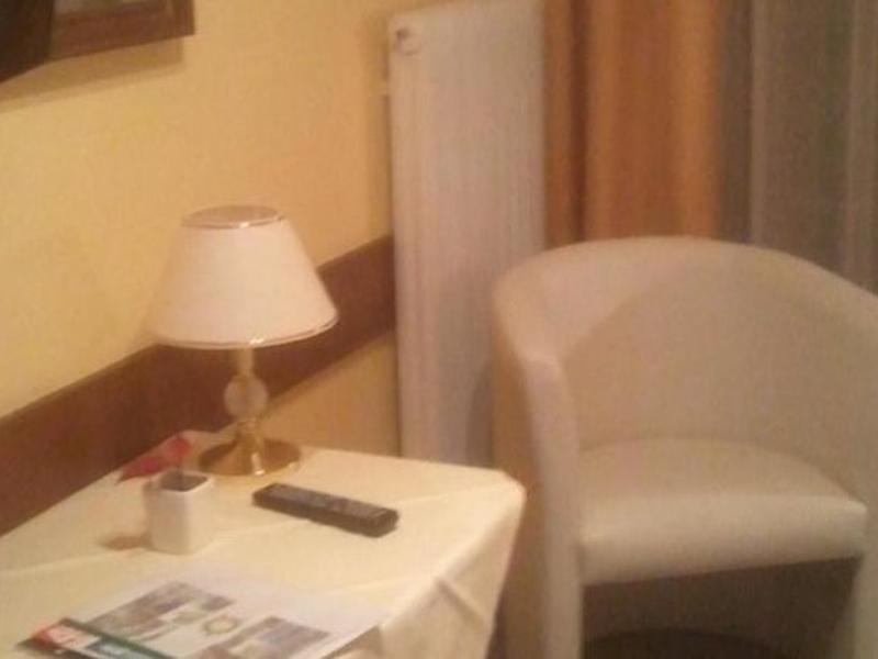 BB4426B34A9427D4AC82BFFC735C1E5B