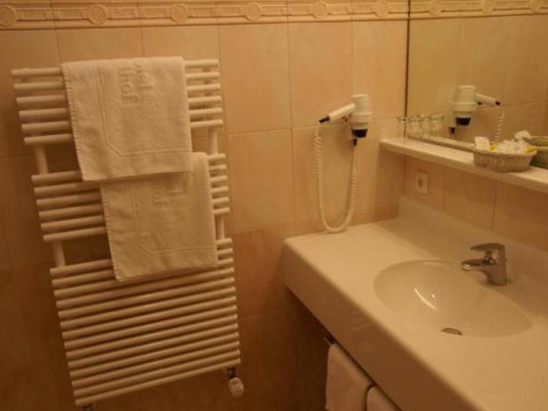 4DB8815FD64BE2E2958A954316008005