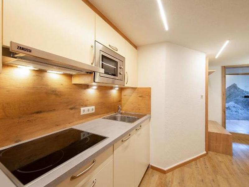 2730439AD0B766819108ECB68F26951D