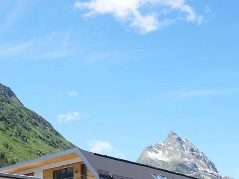 AE0BCCA7843D36014F3D45238CDD5DCB