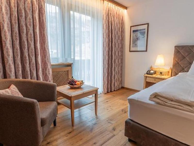 AE796F6DF2DFF8078E3938F74604E4E1