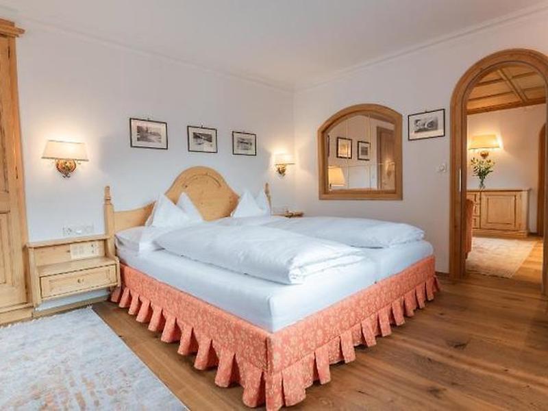 22E0FB5AD64476A8DC7AF34F5320644A